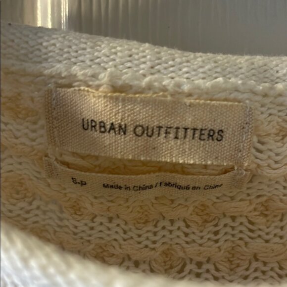 Urban Outfitters EUC Oversized Cropped Cream and White Sweater size S - Picture 5 of 5